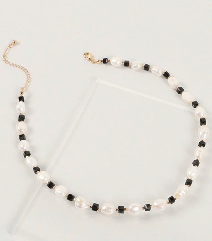 Black & Pearl Necklace
